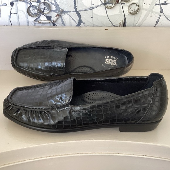 SAS Black Croc Embossed Patent Leather Simplify Tripad Slip On Loafer EUC 9.5 W - Picture 7 of 10